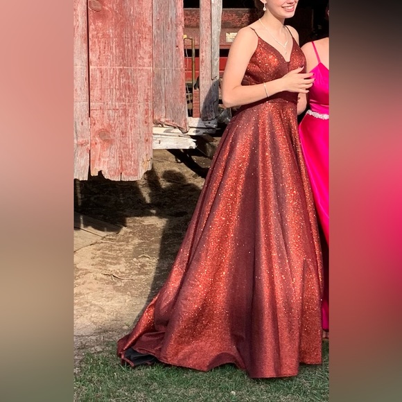 Sparkly prom Dress - Picture 3 of 7